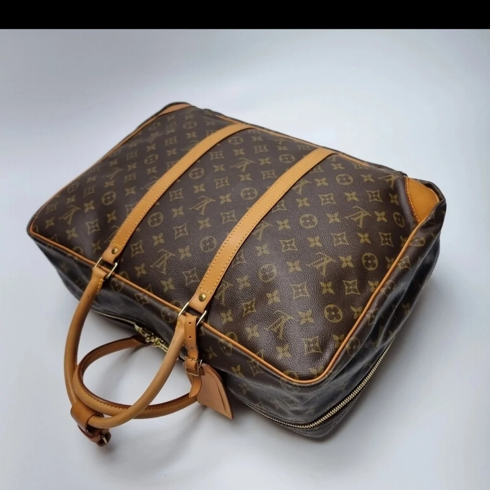 Dbl Authenticated Louis Vuitton Brown Monogram Travel Bag